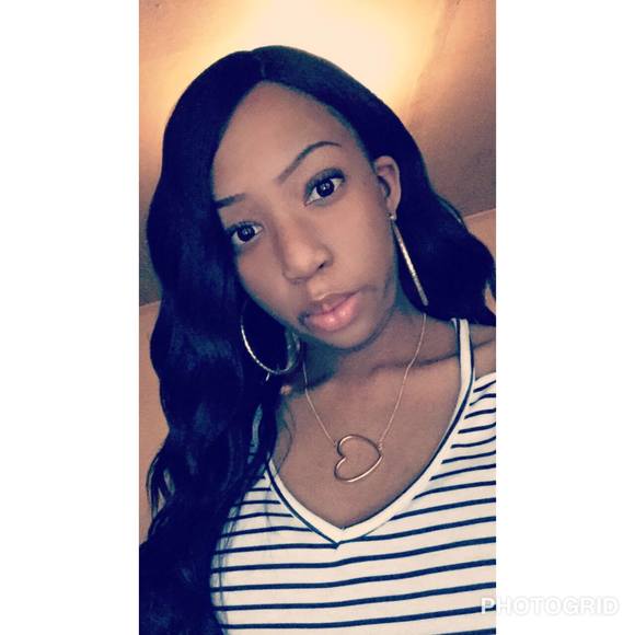 Meet your Posher, Destinee - Picture 1 of 1